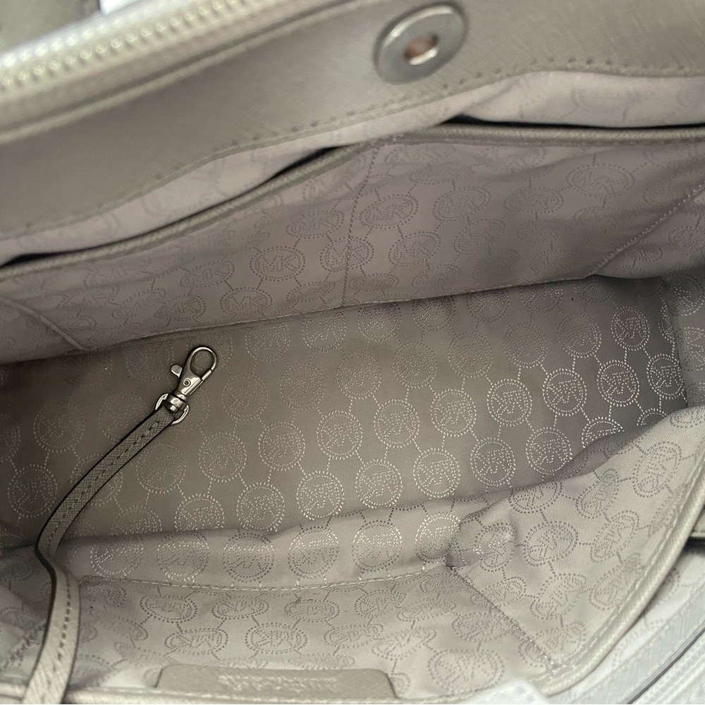 Michael Kors Sutton Satchel Pearl Gray with dust bag - Picture 9 of 11